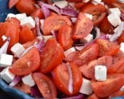 Tomatsalat med løg - nem salat med tomater