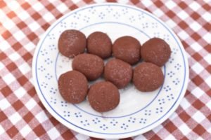 Brigadeiros - nemme chokoladetrøfler med kondenseret mælk