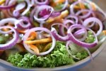 Brødsalat - nem opskrift på salat med croutoner