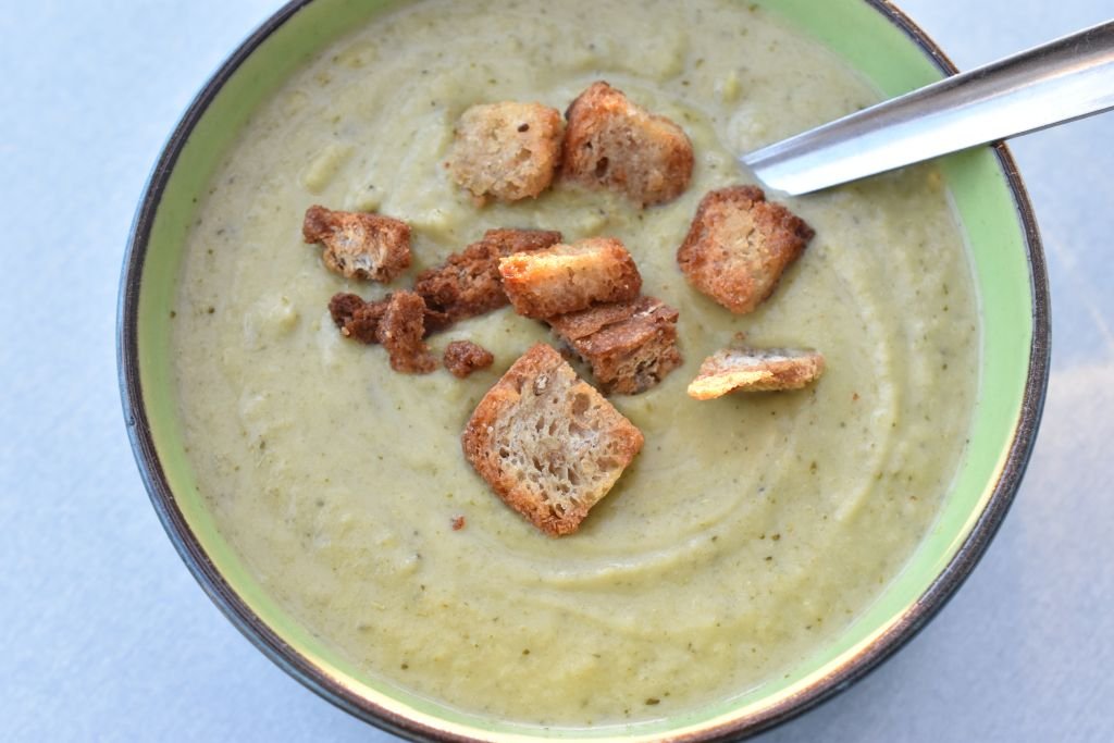 Broccolisuppe - nem opskrift på cremet suppe med broccoli