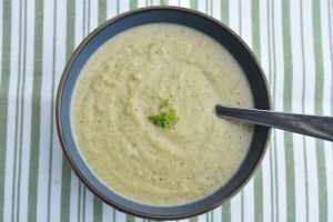 Broccolisuppe - nem opskrift på cremet suppe med broccoli