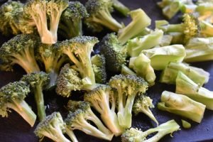Bagt broccoli - opskrift på sprøde broccolifritter