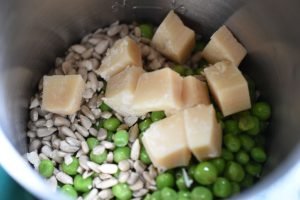 Ærtepesto - nem opskrift på pesto med ærter 