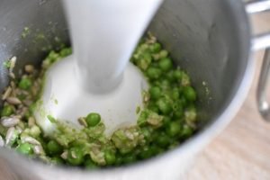 Ærtepesto - nem opskrift på pesto med ærter 