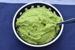 Ærtepesto - nem opskrift på pesto med ærter og mandler