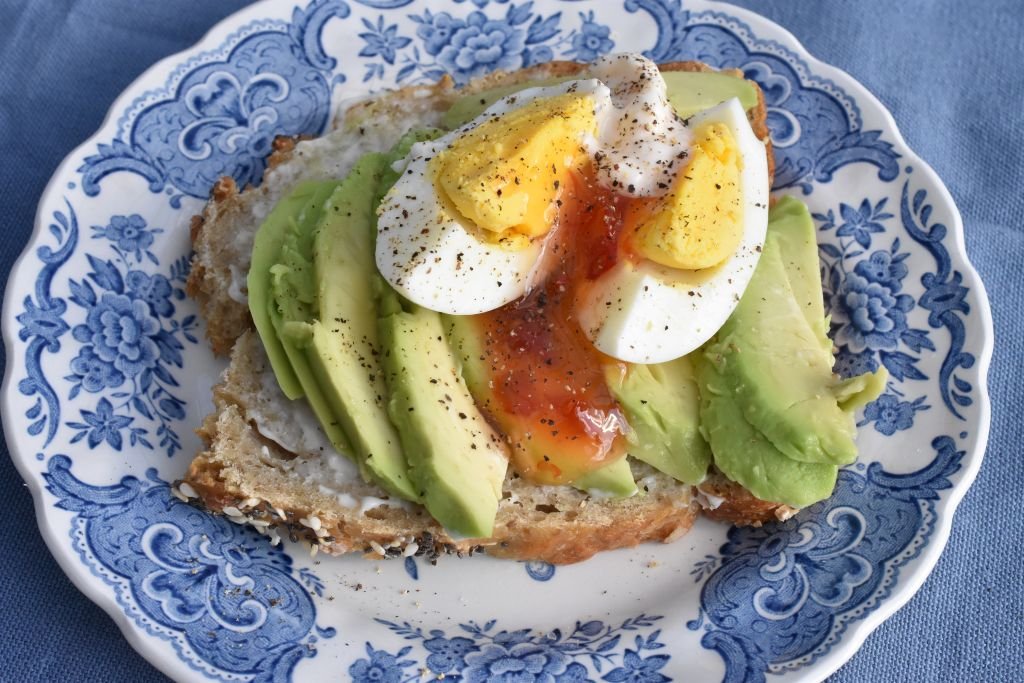 Avocadomad med æg - nem hurtig opskrift