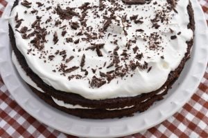 Rugbrødslagkage - opskrift på sønderjysk brødtorte