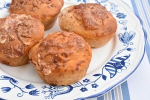 Pizzamuffins - opskrift på madpakke muffins med pizza fyld 
