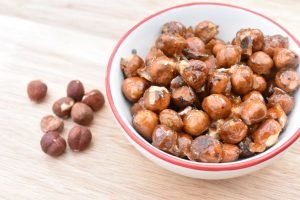 Karamelliserede hasselnødder - nødder med karamel