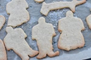Julesmåkager med glasur - figurkager til udstikning