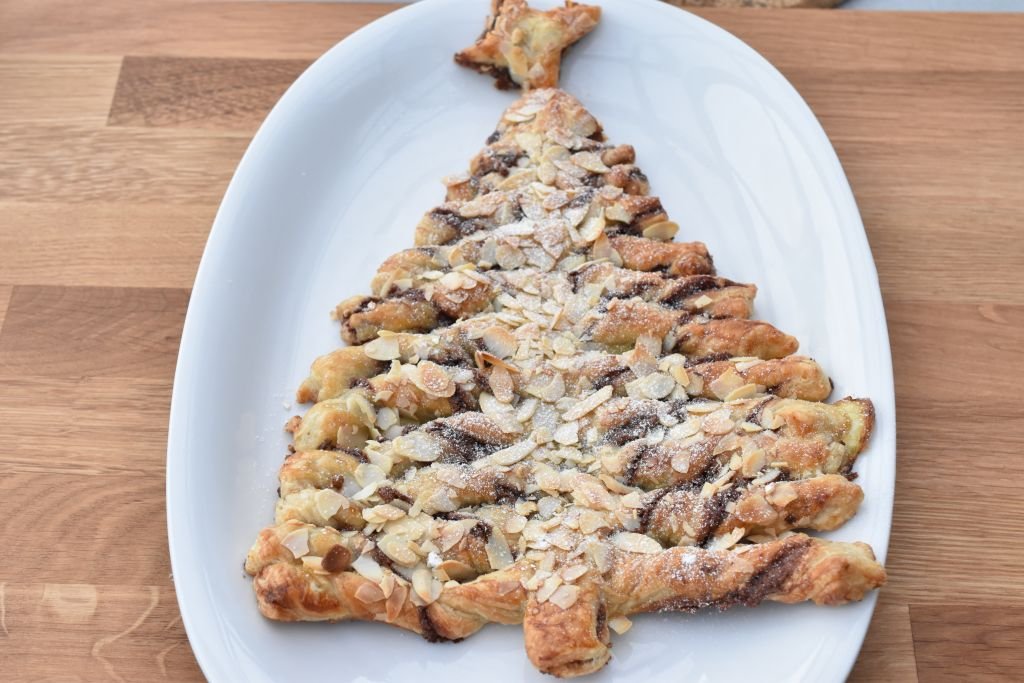 Nutella juletræ af butterdej - nemt butterdejsjuletræ