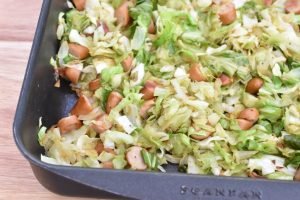 Grøn pølsemix med spidskål - nem opskrift