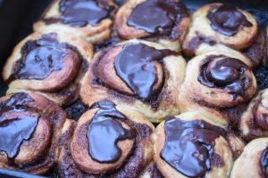Koldhævede kanelsnegle - nemme og lækre - opskrift