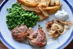 Mørbradbøffer med bacon - nem opskrift
