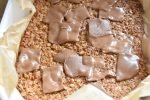 Påskesnitter – havregrynssnitter med påskeæg