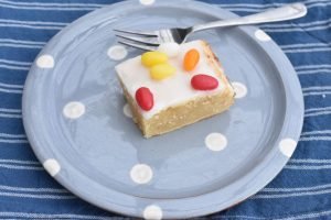 Påske citronsnitter - marcipankage med citron i bradepande