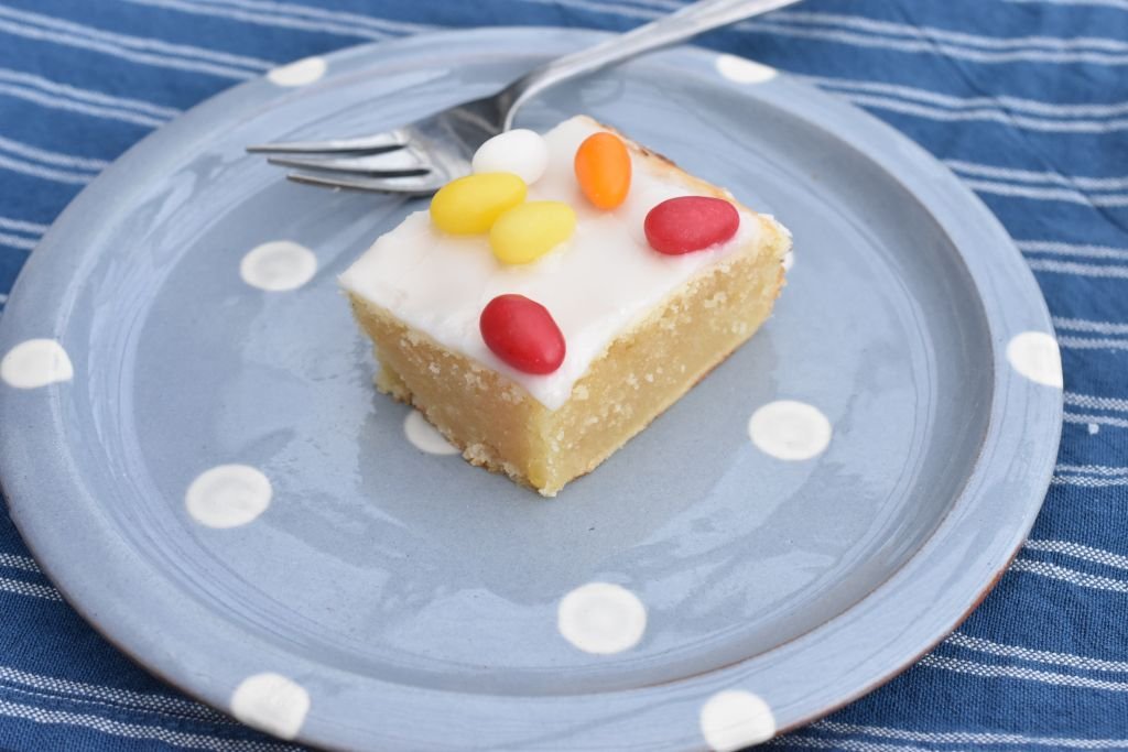 Påske citronsnitter - marcipankage med citron i bradepande