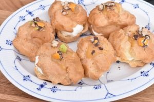 Påske vandbakkelser med citroncreme - nem opskrift