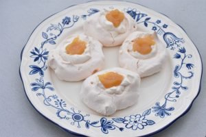 Påske fuglereder med lemon curd - marengs spejlæg