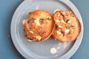 Rabarbermuffins med kardemomme - svampede muffins 