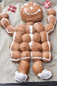Kagekone med boller - bollekagekone med kakaoboller