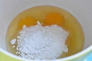 Brun lagkage med smørcreme - opskrift på gammeldags lagkage