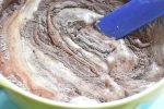 Brun lagkage med smørcreme - opskrift på gammeldags lagkage