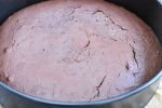 Brun lagkage med smørcreme - opskrift på gammeldags lagkage