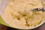 Brun lagkage med smørcreme - opskrift på gammeldags lagkage
