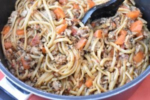 One pot spaghetti bolognese med hakket kylling - nem opskrift