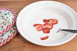 Skyr koldskål - hjemmelavet kærnemælkskoldskål