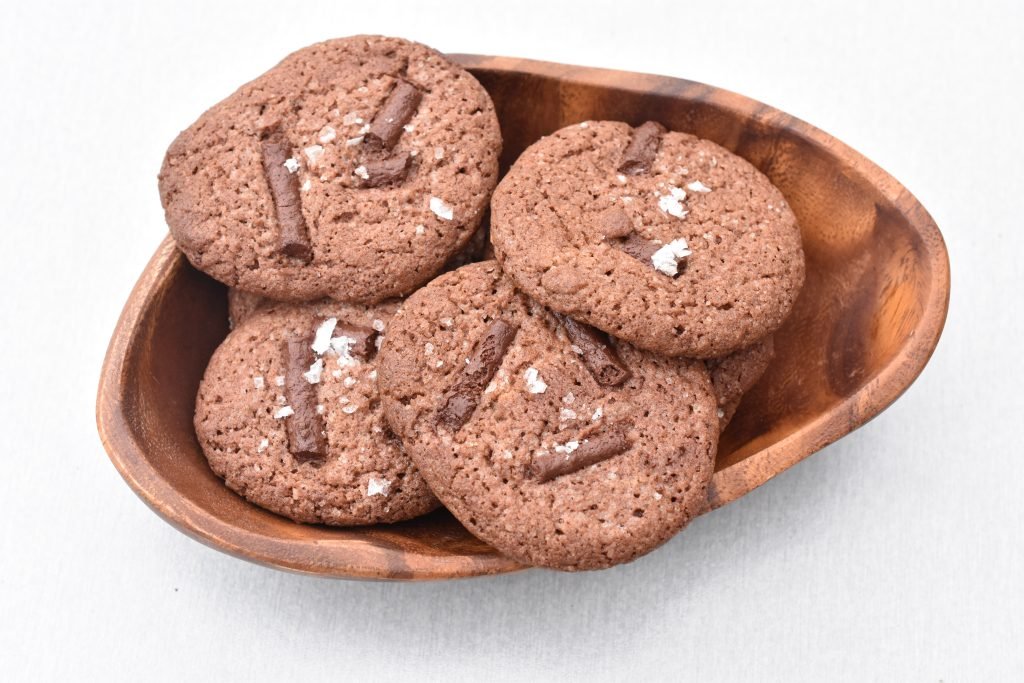 Chokolade cookies med havsalt - nem opskrift